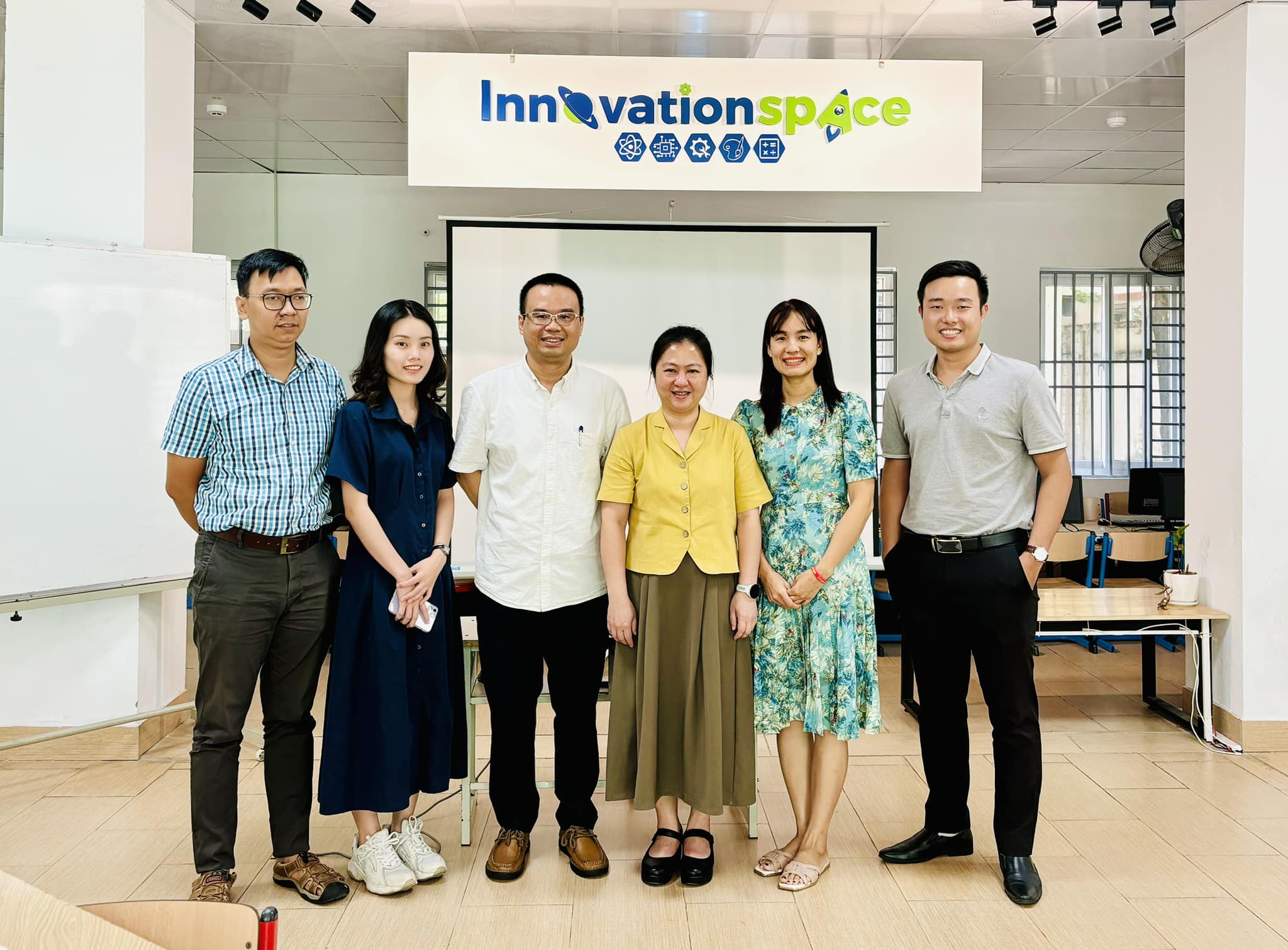 Bàn giao lõi chương trình Cambridge Primary Science cho Trường tiểu học Chu Văn An